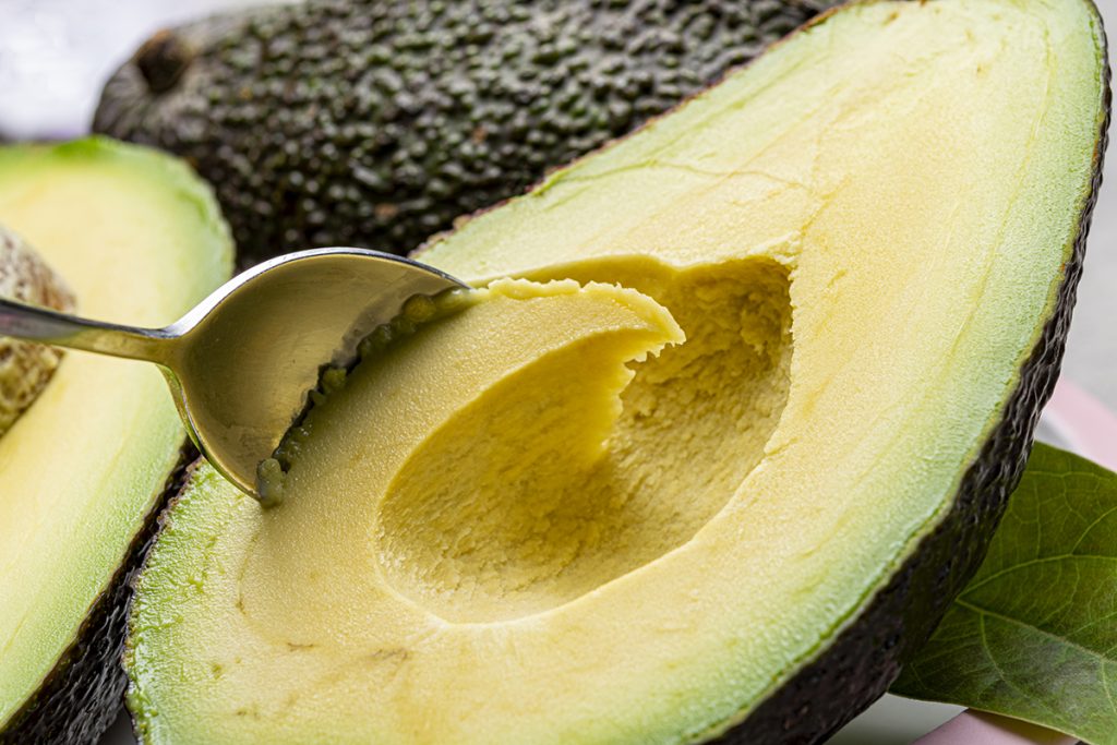 Reife, streichzarte Avocado