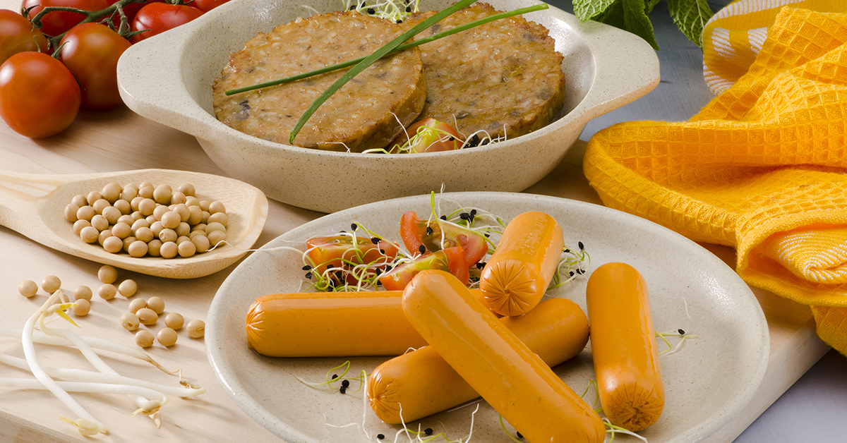 Tofu-Burger und Tofu-Wurst