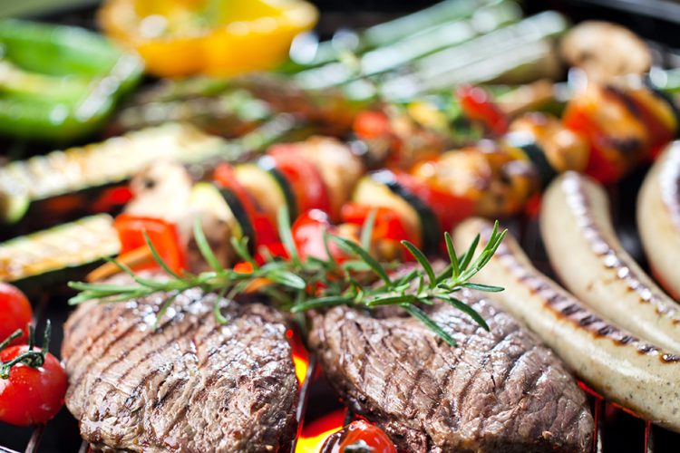 Barbecue im Sommer: Wie und was grillen die Deutschen?