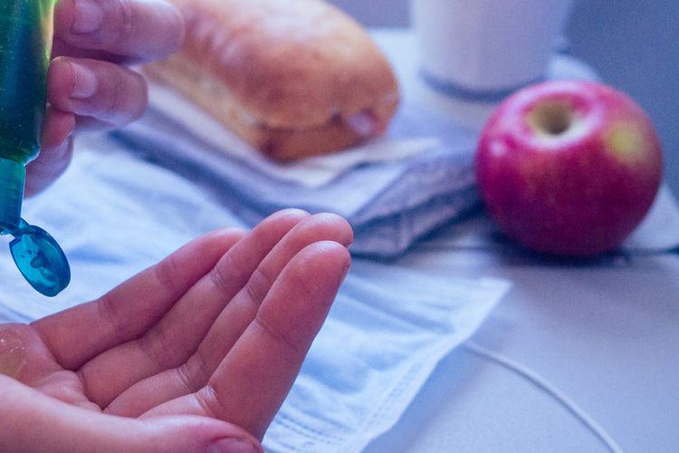 Über 90 Prozent der Deutschen leiden unter Corona-Stress: Ernährung hat wichtige Rolle bei Stressbewältigung