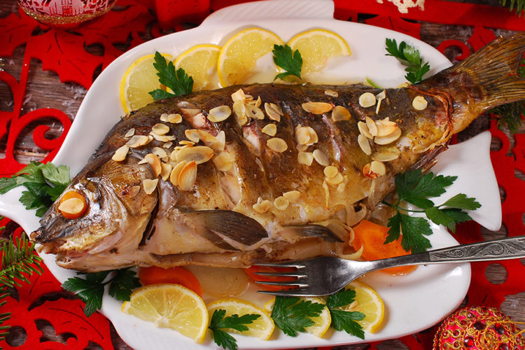 Weihnachtsfisch Karpfen: Der (zu Unrecht) ungeliebte Klassiker