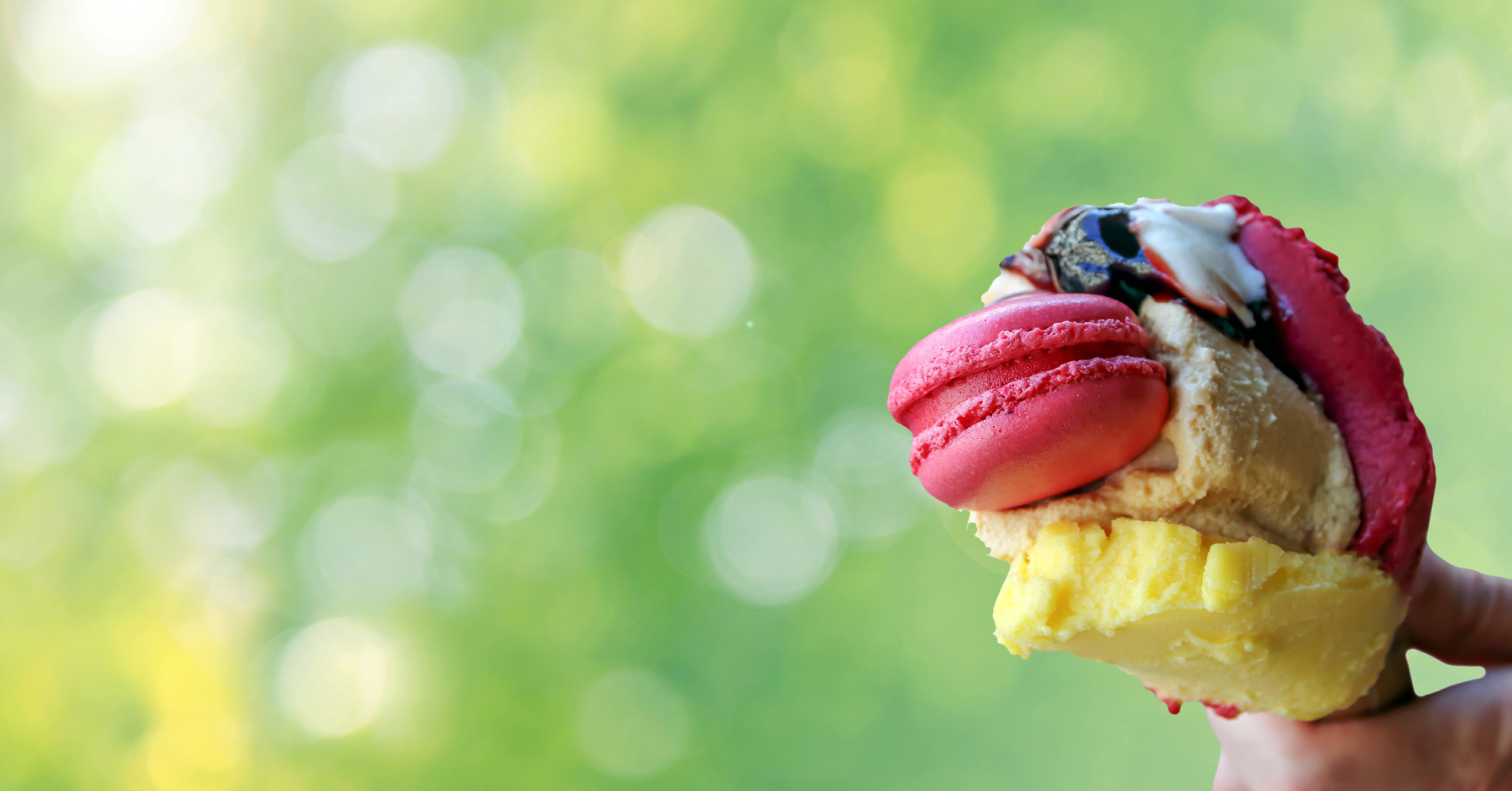 verschiedene Eissorten in einer Eiswaffel