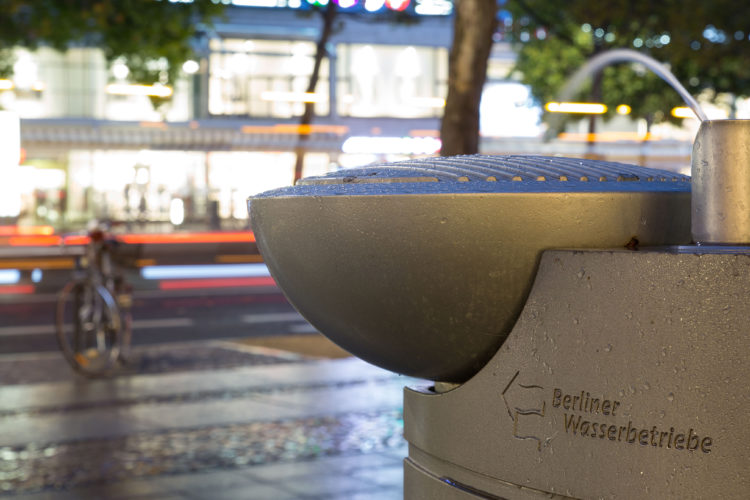 Trinkbrunnen in Berlin: Kaltes Klares Wasser