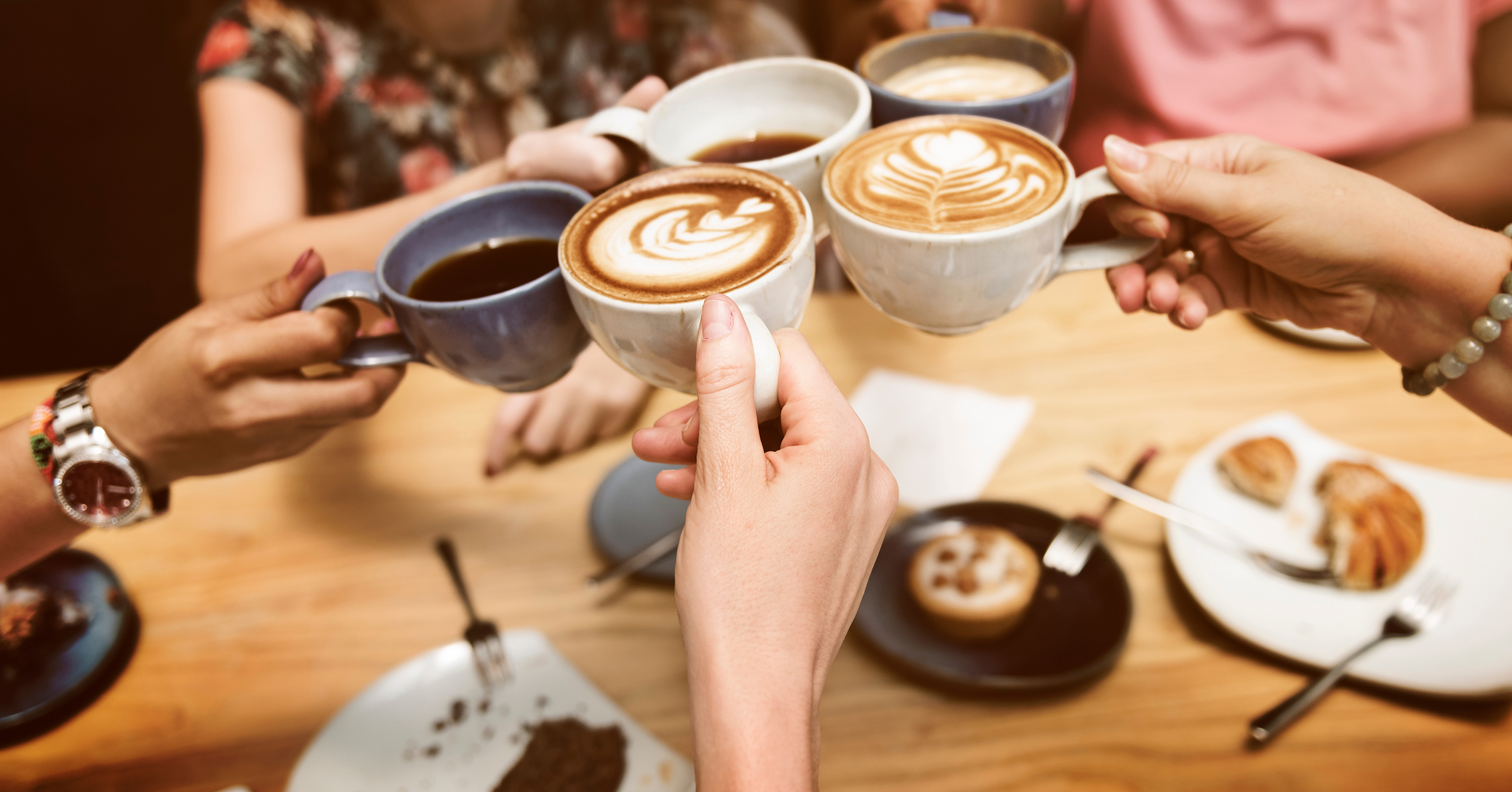 Kaffeetassen mit verschiedenen Kaffeesorten