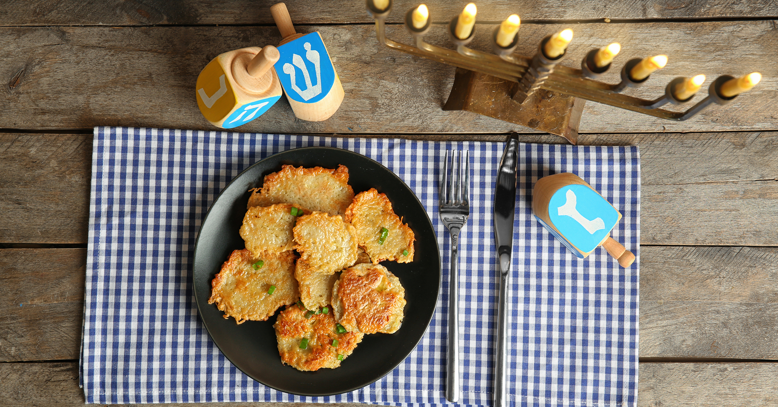 Latkes, kleine Kartoffelpuffer, zu Hanukkah