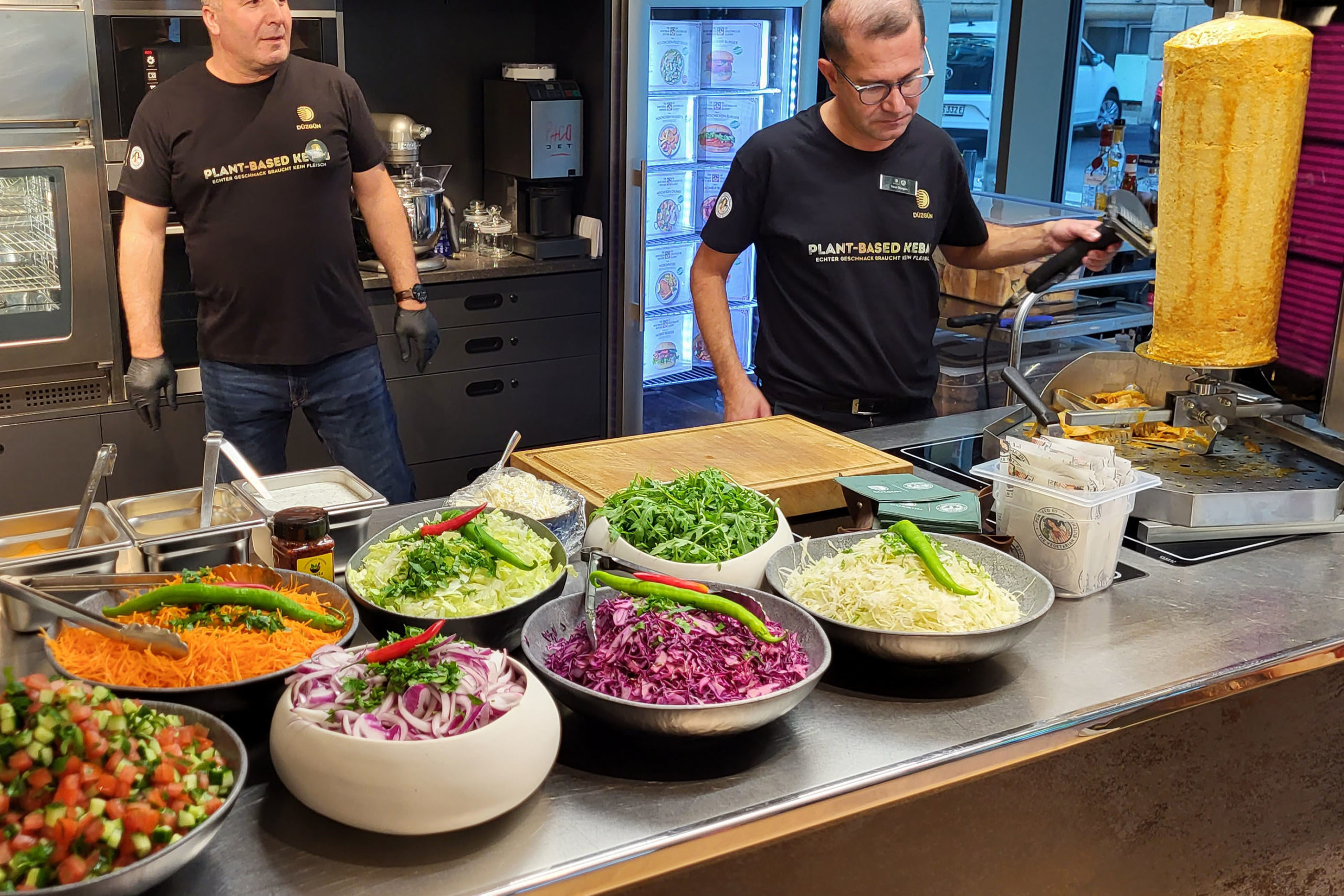 Beim Launch trumpfte der vegetarische Döner mit einer breiten Auswahl an frischen Beilagen.