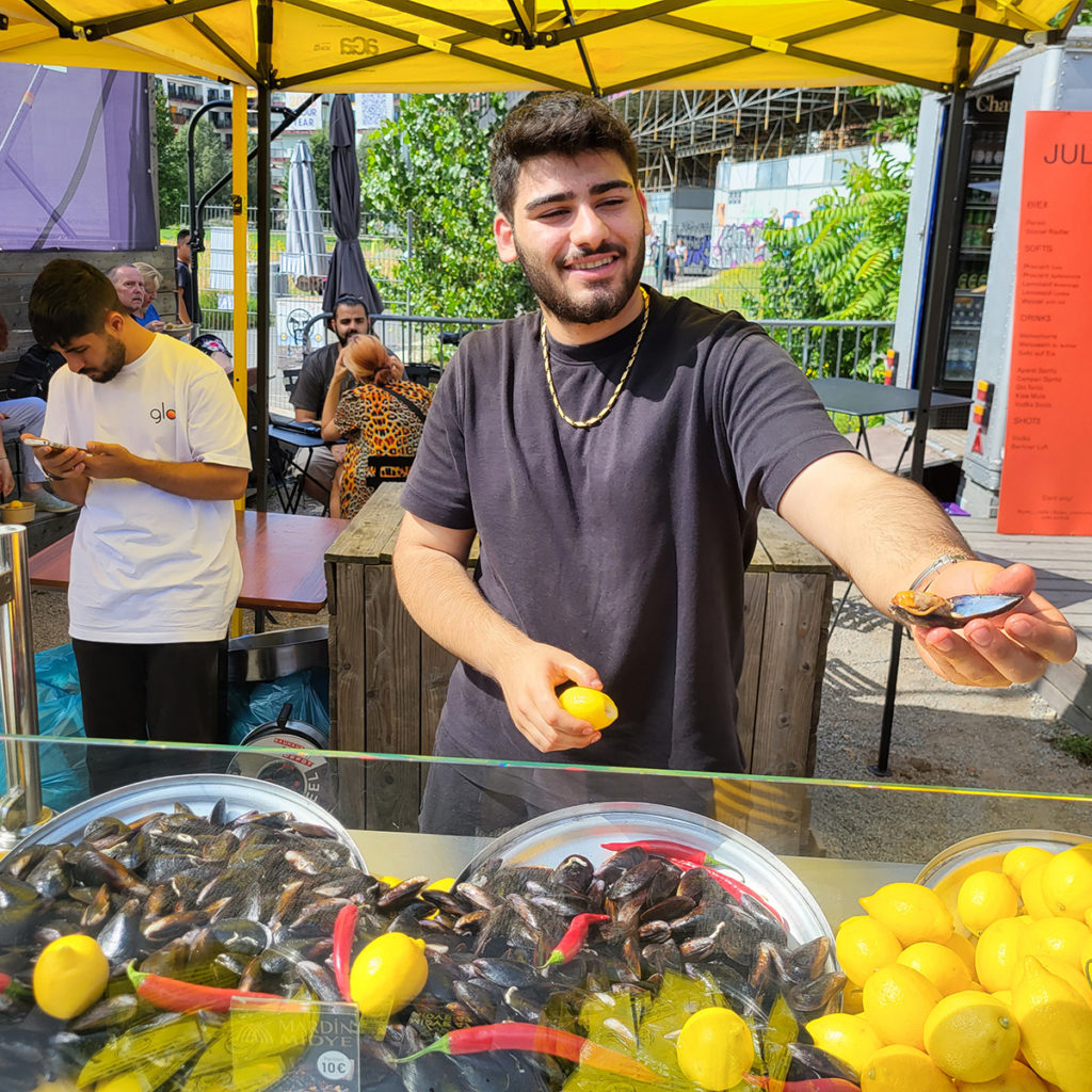 Miesmuscheln gefüllt mit Pistazien-Reis