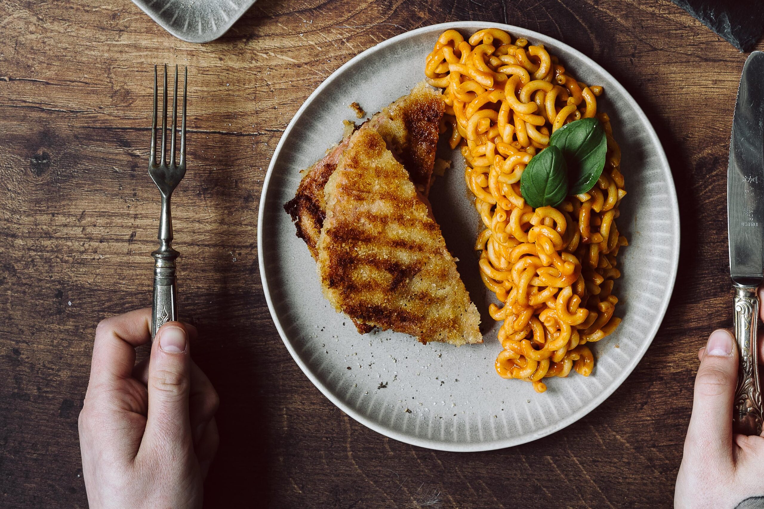 Gabelspaghetti mit Jägerschnitzel