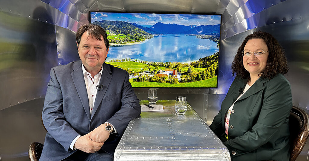 Christoph Minhoff und Andrea Nahles bei der Aufzeichnung vom Küchenkabinett on Tour im Airstreamer