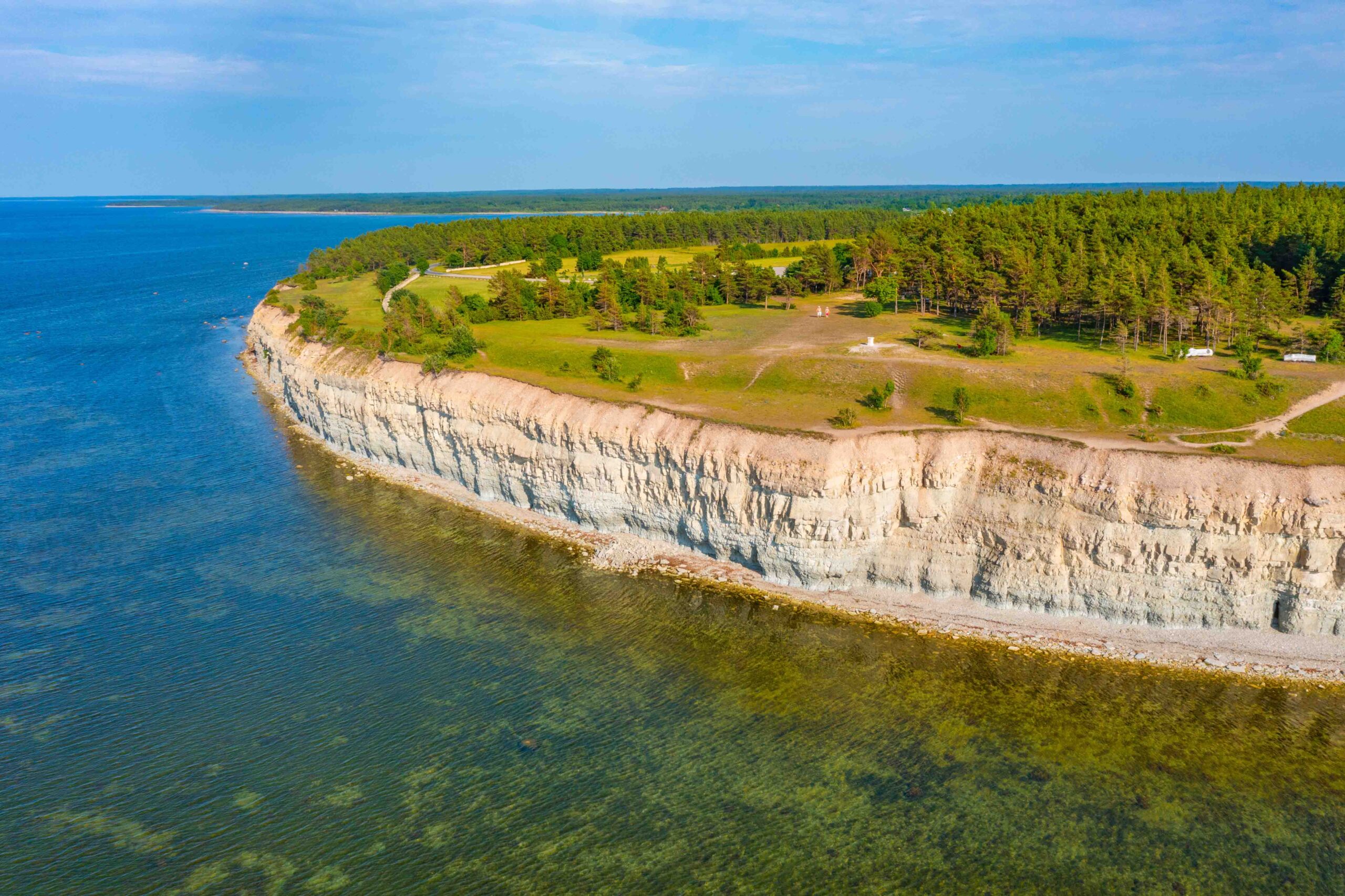 Die Panga-Klippen von Saaremaa in Estland. Von hier kommt der Quark für die Riegel von Quarkwerk.