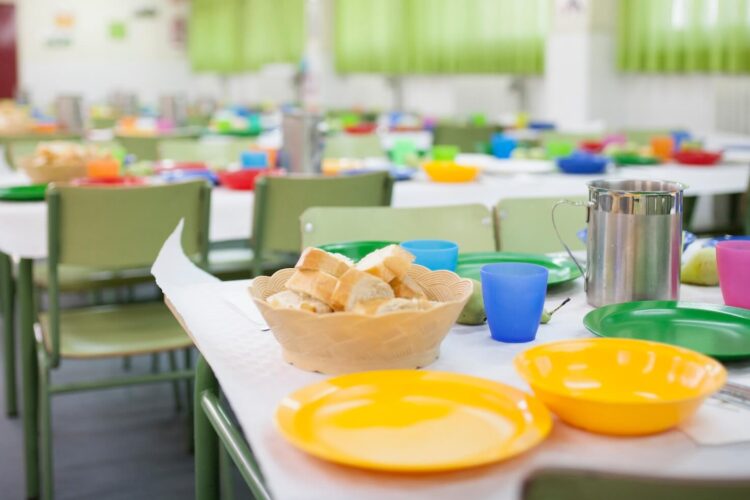 Guter Rat ist teuer: Kostenloses Mittagessen für alle Kinder