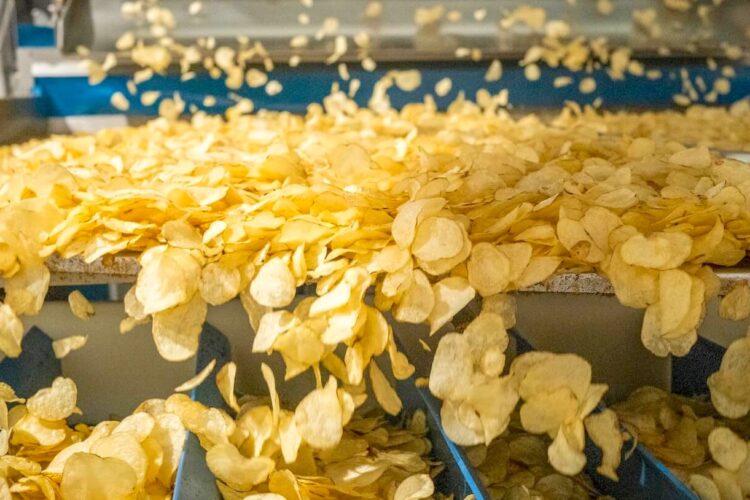 Knisternde Tüte, knuspriger Inhalt: Kartoffelchips